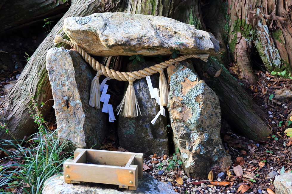 石の祠 いそ部神社 フォトギャラリー旅丹 丹波篠山市 丹波市の丹波地域の観光や旅行の魅力を紹介する公式観光ポータルサイト